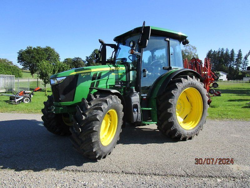 E-FARM: John Deere 5100 M - Tracteur - id CMHW1B8 - 65 500 € - Année: 2022 - Lecture du nombre d'heure: 18,Puissance du moteur (chevaux): 100,Allemagne