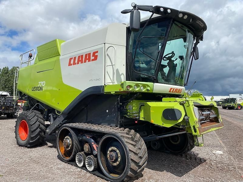 E-FARM: Claas Lexion 770 - Kombajn zbożowy - id JXJCRN8 - Rok produkcji: 2011 - Motogodziny: 3052,Moc silnika: 572,Niemcy