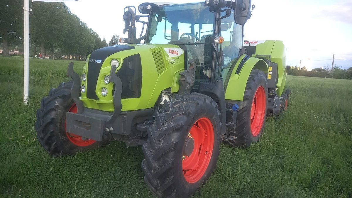 Claas Arion 440 Tractor €72,000