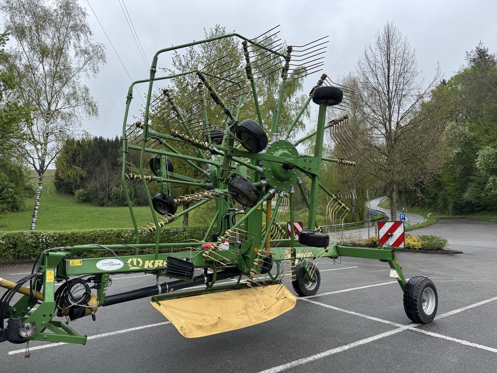 E-FARM: Krone Swadro 800/26 - Faneuse - id UZWEILD - 13 265 € - Année: 2007 - Autriche
