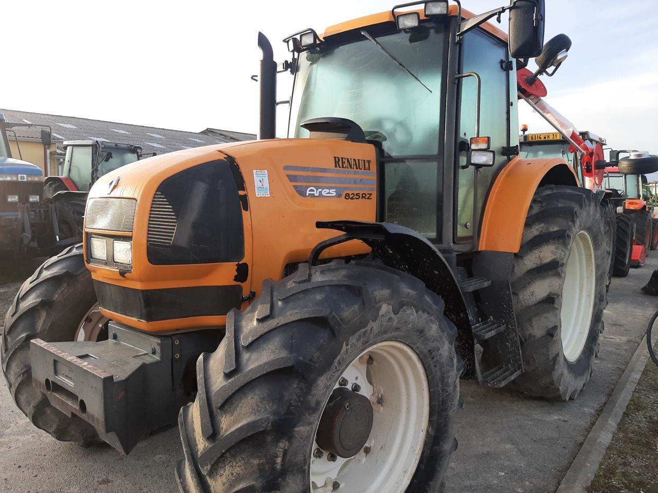 E-FARM: Renault Ares 825 RZ - Tractor - id PHBQTPH - Year of construction: 2000 - Engine hours: 8,995,Engine power (HP): 170,France