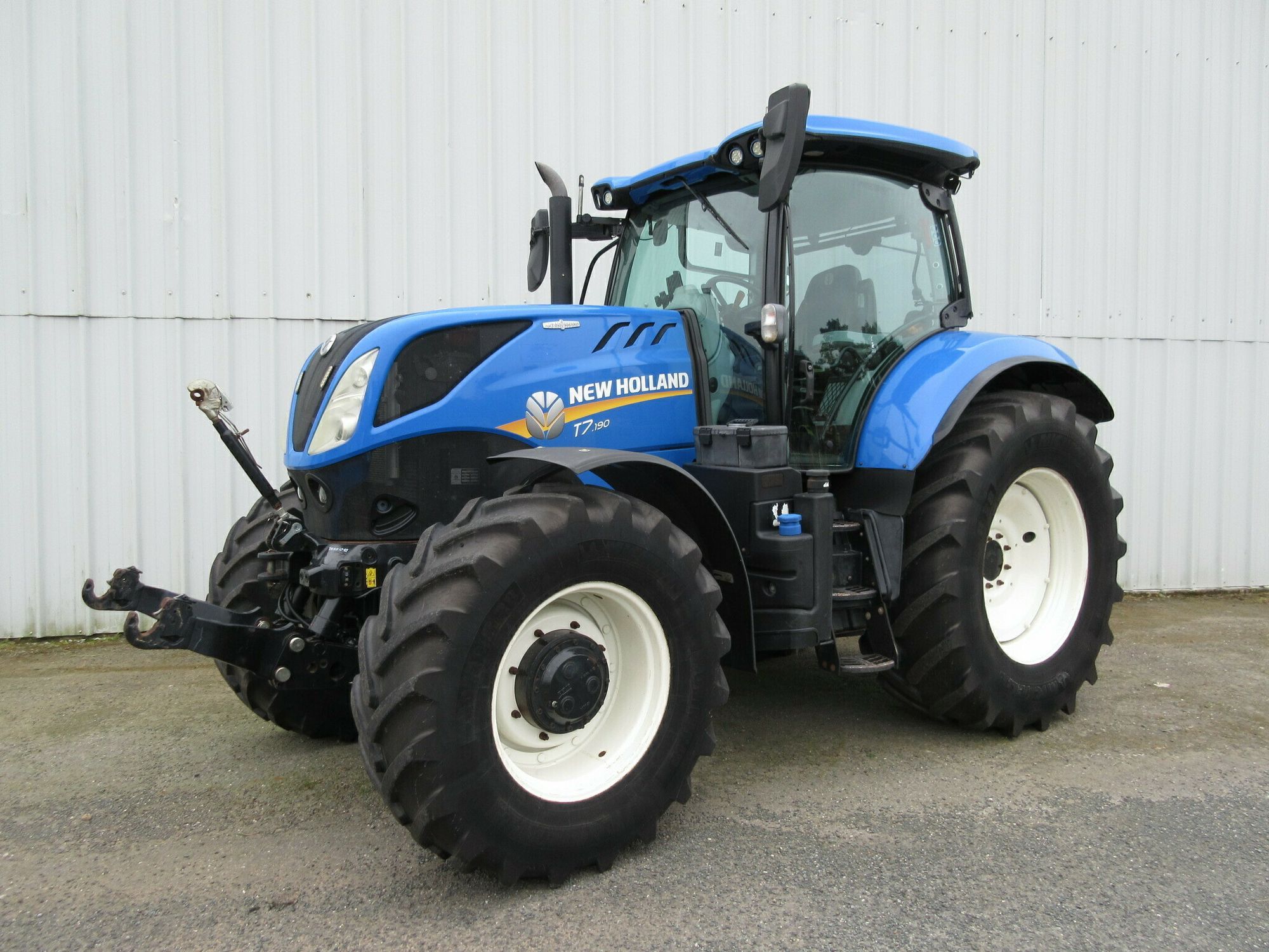 E-FARM: New Holland T7.190 - Tracteur - id UJLX31F - 73 000 € - Année: 2018 - Lecture du nombre d'heure: 3 100