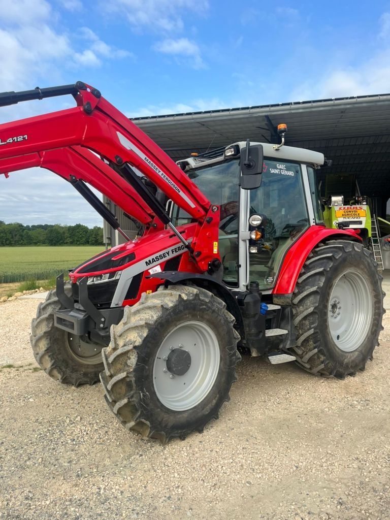 Massey Ferguson 5S.115 Tractor €83,500