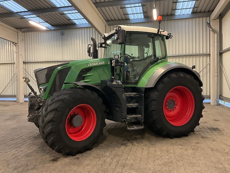Fendt 828 Vario SCR Traktor 73 500 €