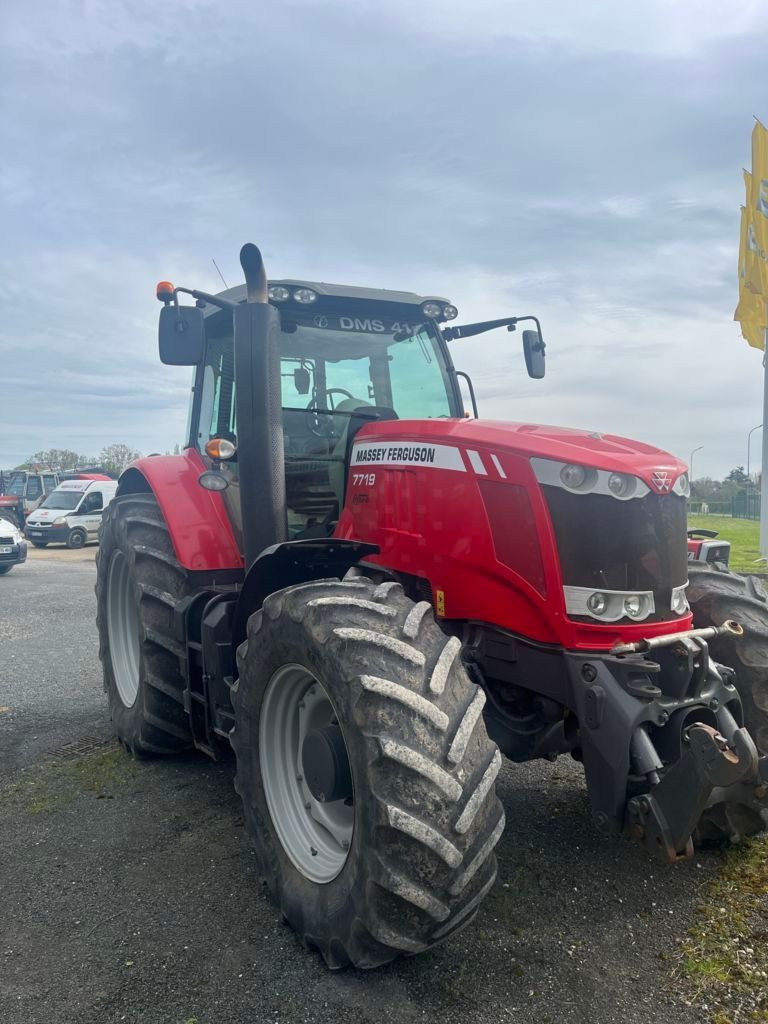 E-FARM: Massey Ferguson 7719 - Tractor - id K6X4QZD - €67,000 - Year of construction: 2016 - Engine hours: 5,290,Engine power (HP): 190,France