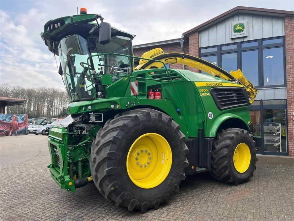John Deere 9900 Self propelled forage harvester €335,000