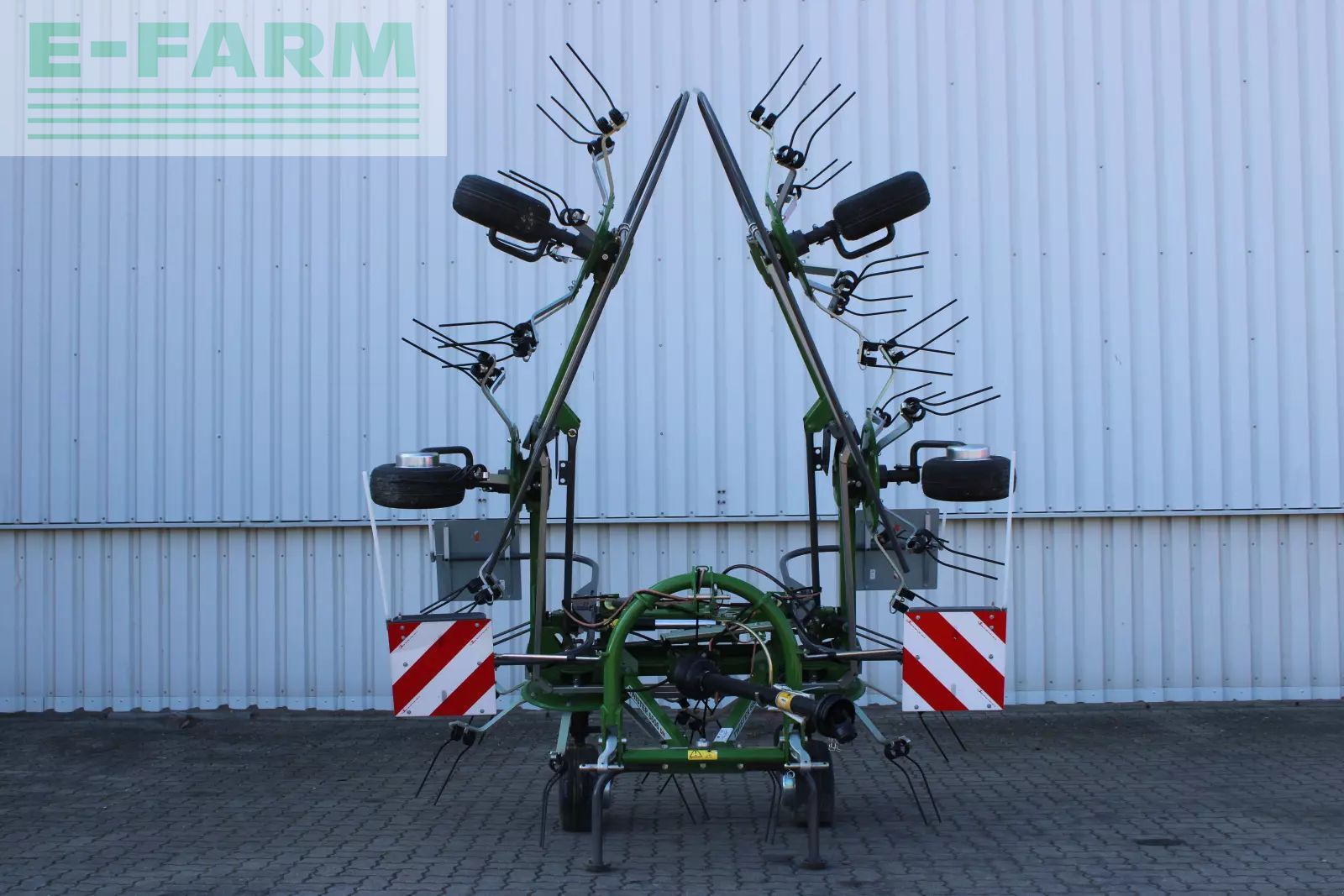 Fendt Twister 6606 DN Karuzelowy przetrząsacz do siana