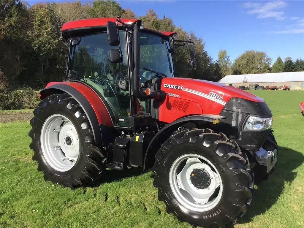 Case IH Farmall 100 Traktor 53 271 €
