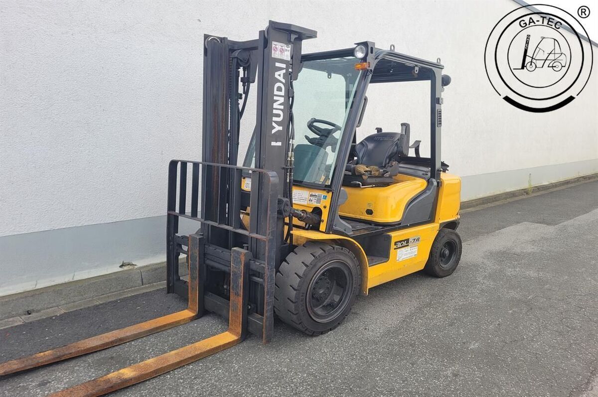 HYUNDAI 30l-7a Targonca 17 950 EUR