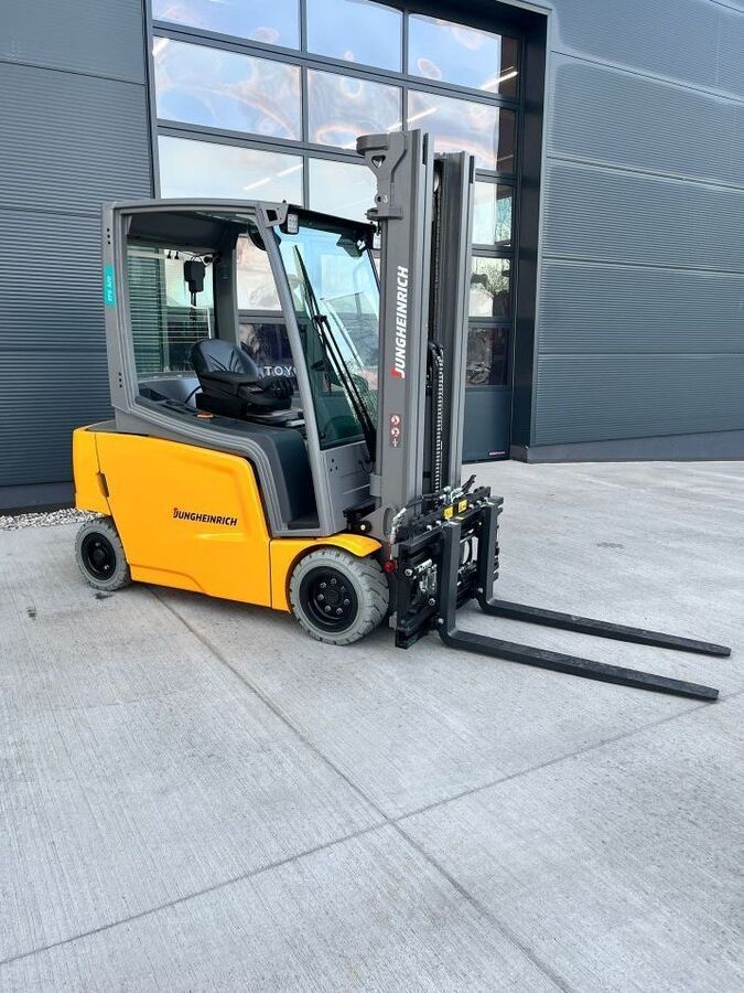 JUNGHEINRICH efg 320 Carrello elevatore 32.900 €