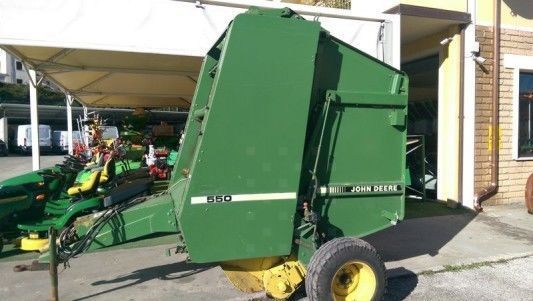 E-FARM: John Deere 550 - Empacadora - id VQXXGPQ - 4800 € - Año: 1998 - Italia
