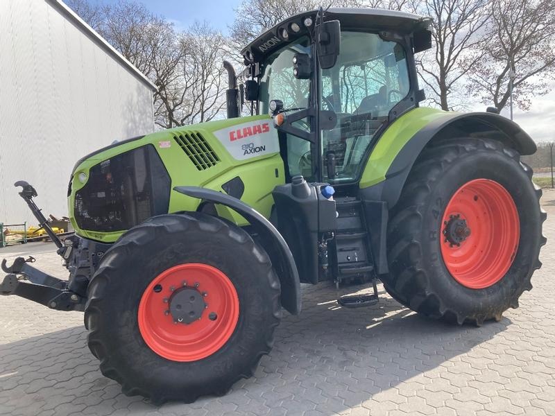 Claas Axion 810 tractor €63,000