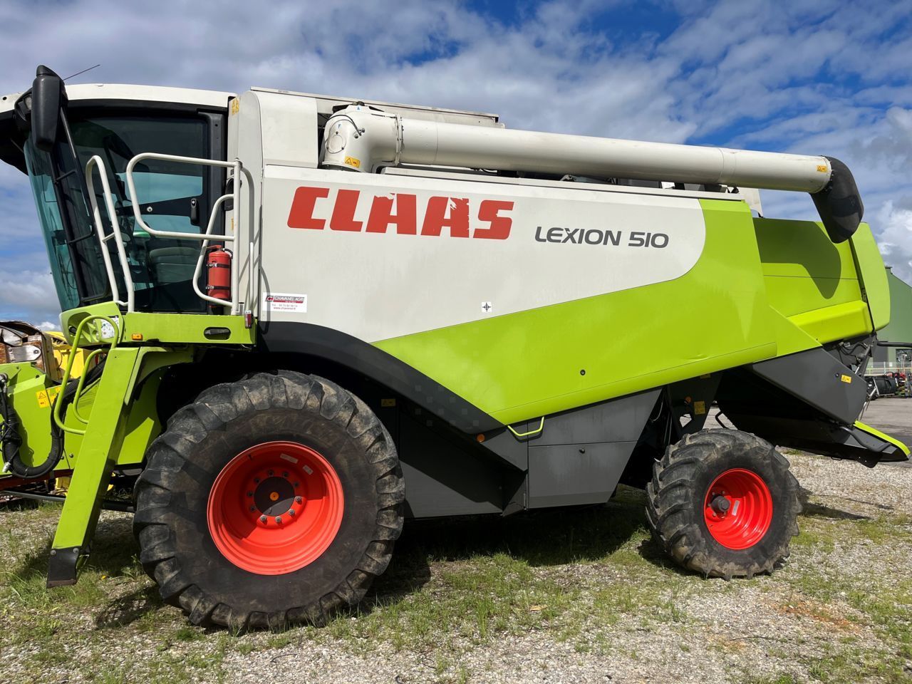 E-FARM: Claas Lexion 510 - Moissoneuse-batteuse - id D8VKJY8 - 54 000 € - Année: 2008 - Lecture du nombre d'heure: 5 185,France