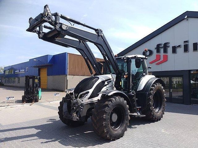 Valtra T 175 Tractor €109,750