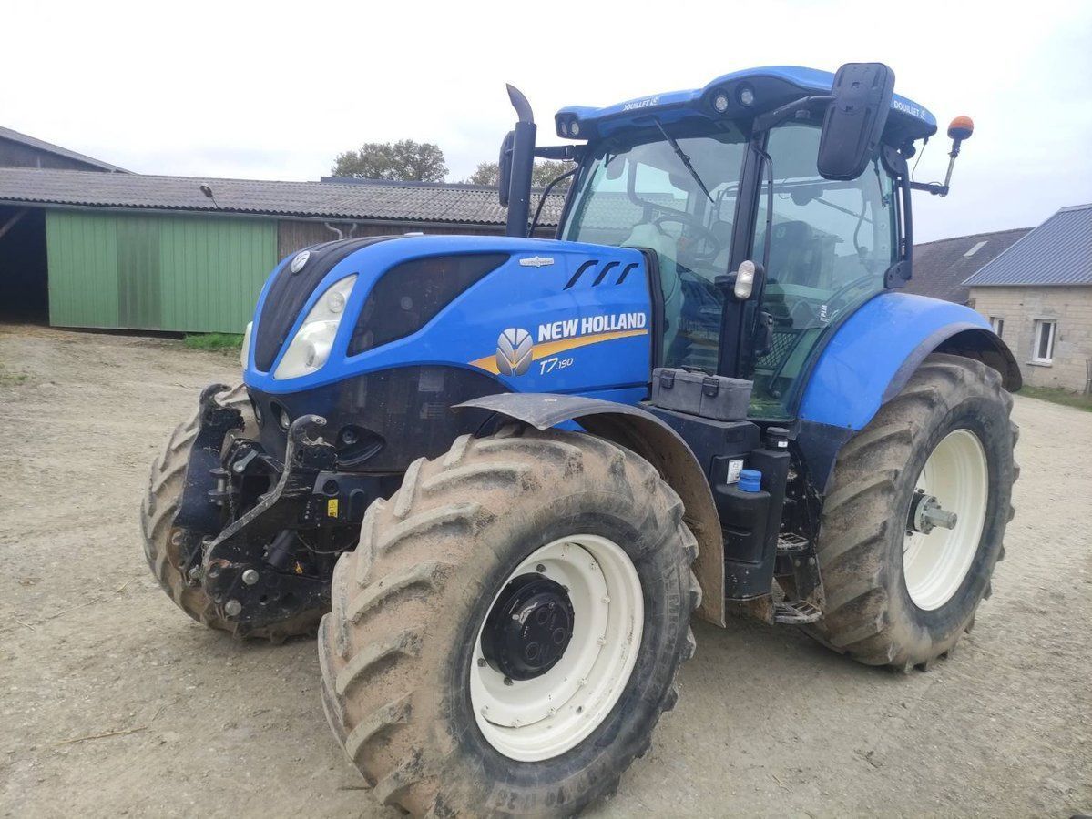 E-FARM: New Holland T7.190 - Traktor - id UFMDQVS - 74 500 € - Rok produkcji: 2016 - Motogodziny: 2 965,Moc silnika: 165,Francja