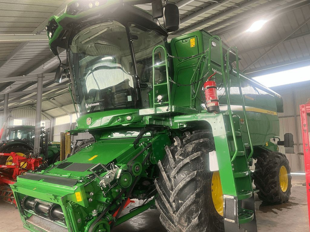 John Deere T 660 Combine harvester