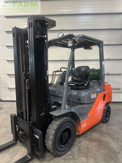TOYOTA 02-8fgf25 Gabelstapler 13.500 €
