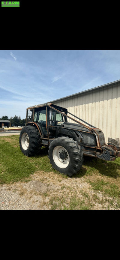 E-FARM: Valtra T202 - Τρακτέρ - id MCK7HP8 - 35.000 € - Χρονία: 2011 - Μετρητής ωρών: 8.200,Ισχύς κινητήρα: 200,Γαλλία