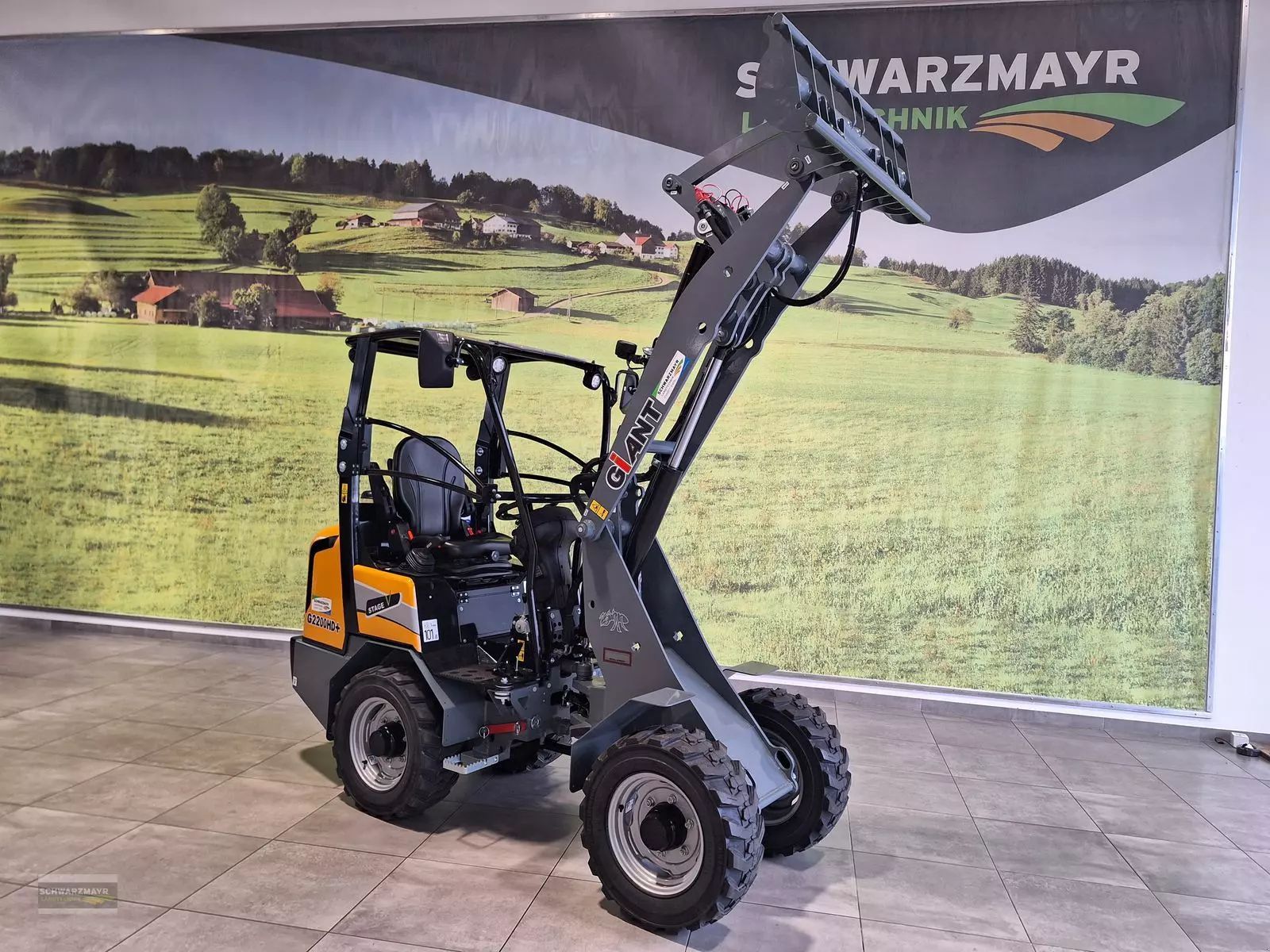 E-FARM: Giant g2200 hd+ - Chargeuse à roues téléguidée - id ADRESIE - Année: 2023 - Puissance du moteur (chevaux): 26,Autriche