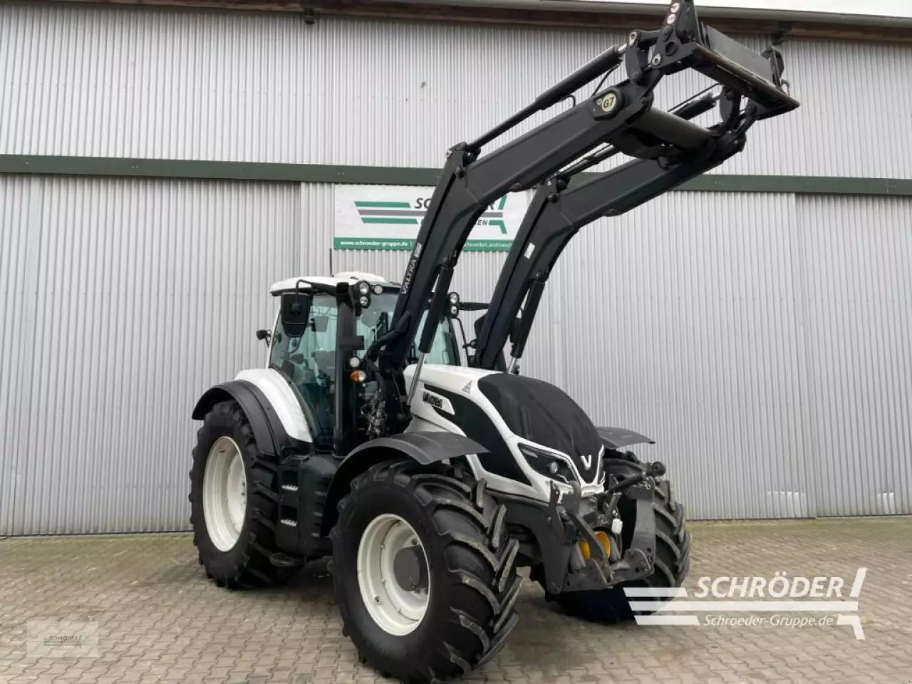 Valtra T 174 ED SmartTouch Tractor €85,885