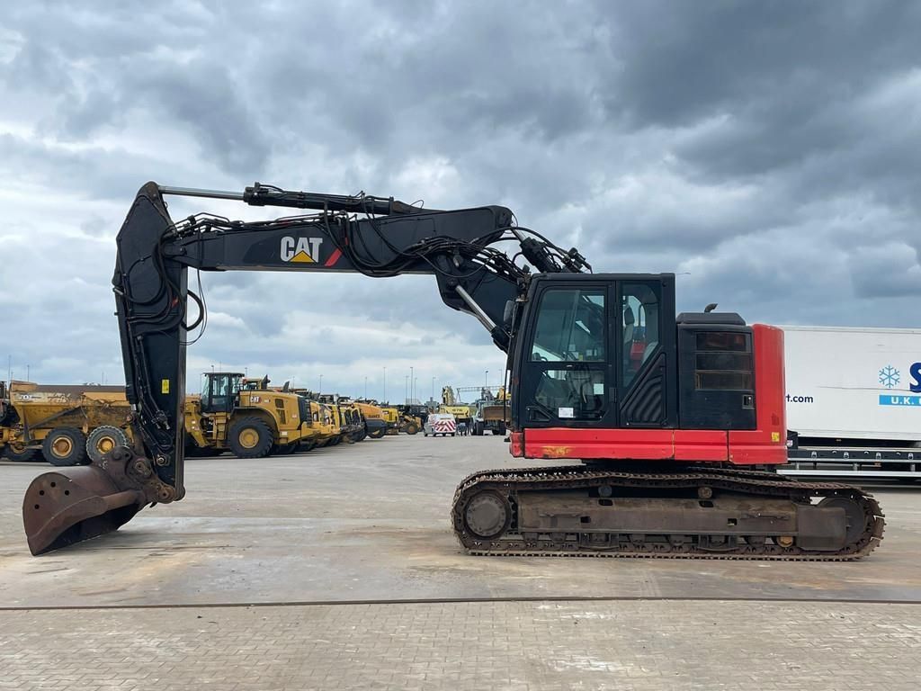 Caterpillar 325 f lcr Raupenbagger 57.500 €