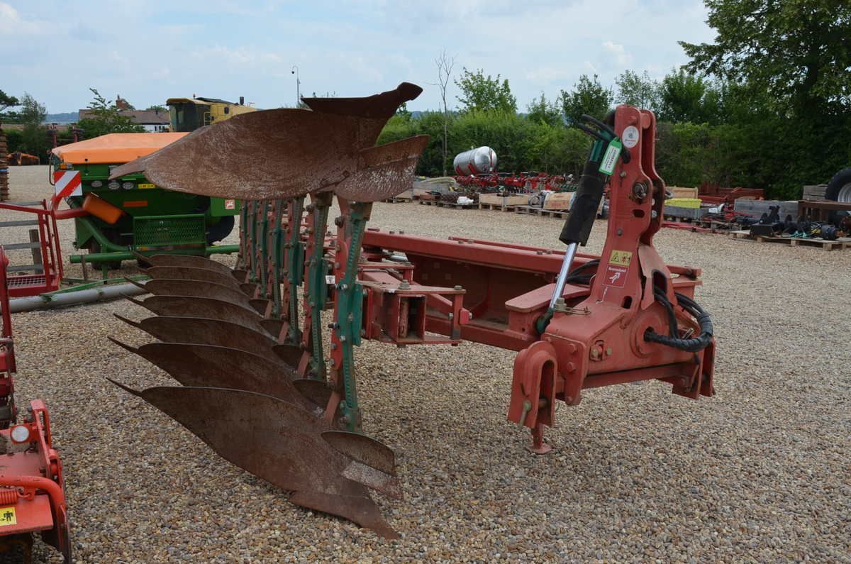 E-FARM: Kverneland LO 85 - Arado - id M35PUAK - 20.754 € - Año: 2012 - Reino Unido