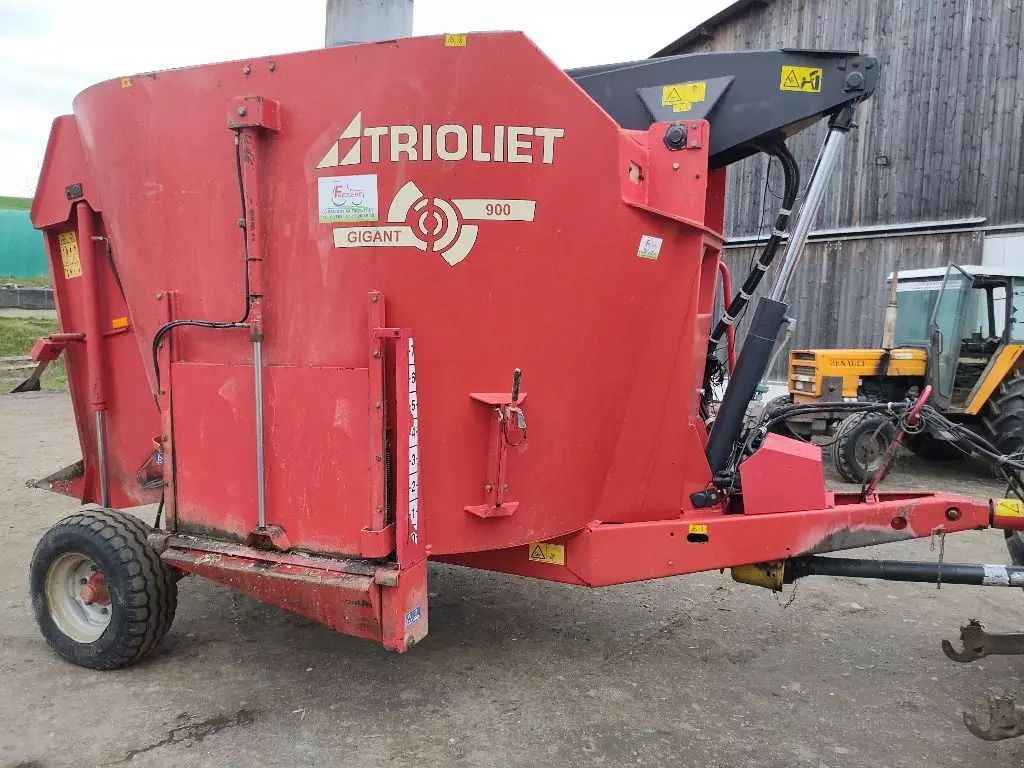 E-FARM: TRIOLIET gigant 900 - Mixer feeder - id RRB6ACR - €6,500 - Year of construction: 2008 - France