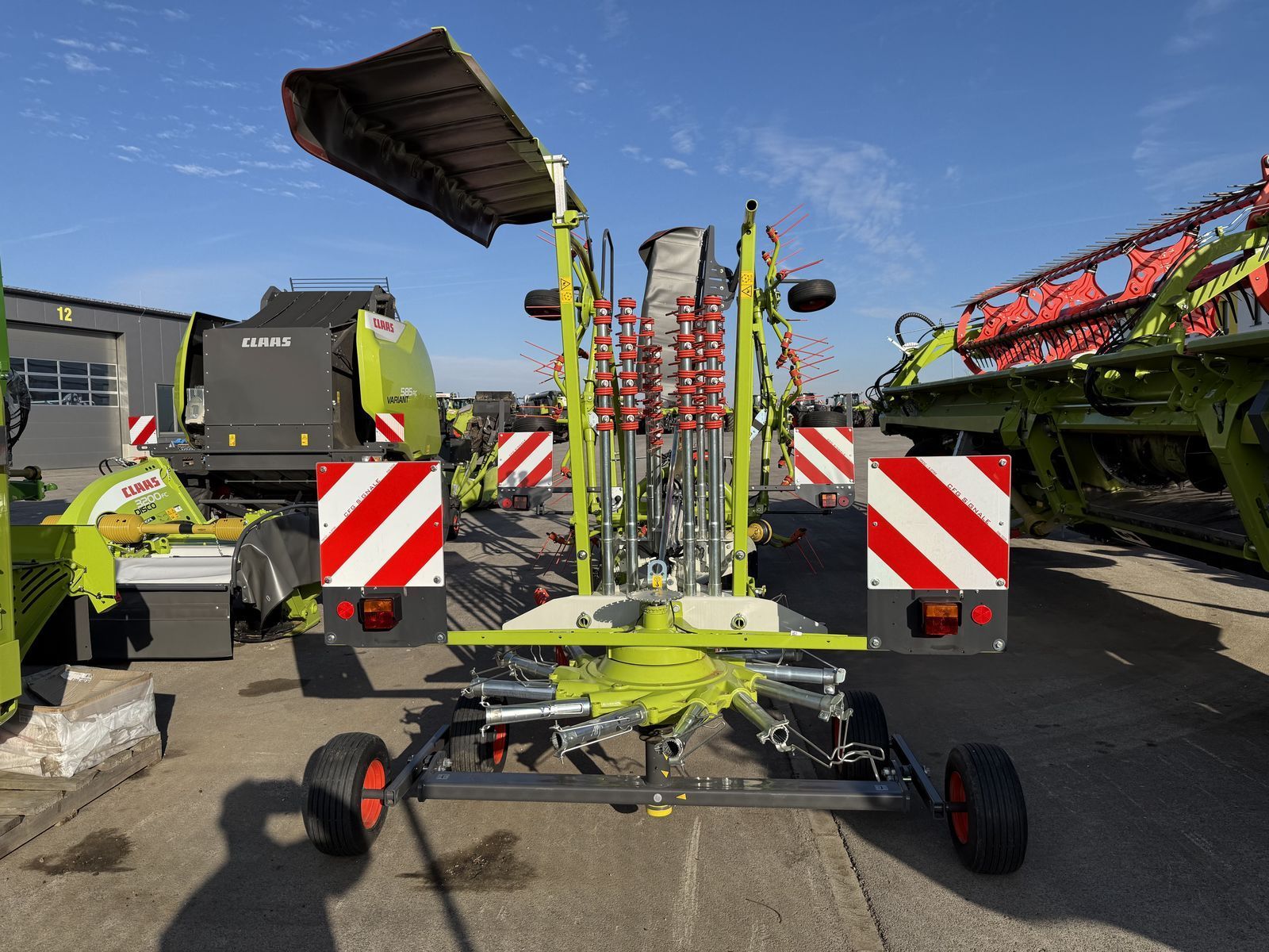 E-FARM: Claas Liner 450 - Kreiselheuer - id CNEPKA1 - 10.800 € - Baujahr: 2023 - Österreich