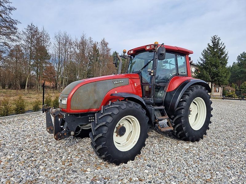 E-FARM: Valtra T120 - Tractor - id 7VZEEAS - 28.252 € - Año: 2004 - Horas: 7923,Polonia