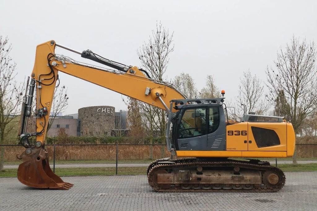 Liebherr r936 nlc | straight boom | magnet gen | oilquick Crawler excavator €67,500
