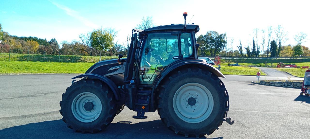 Valtra N 135 Tracteur