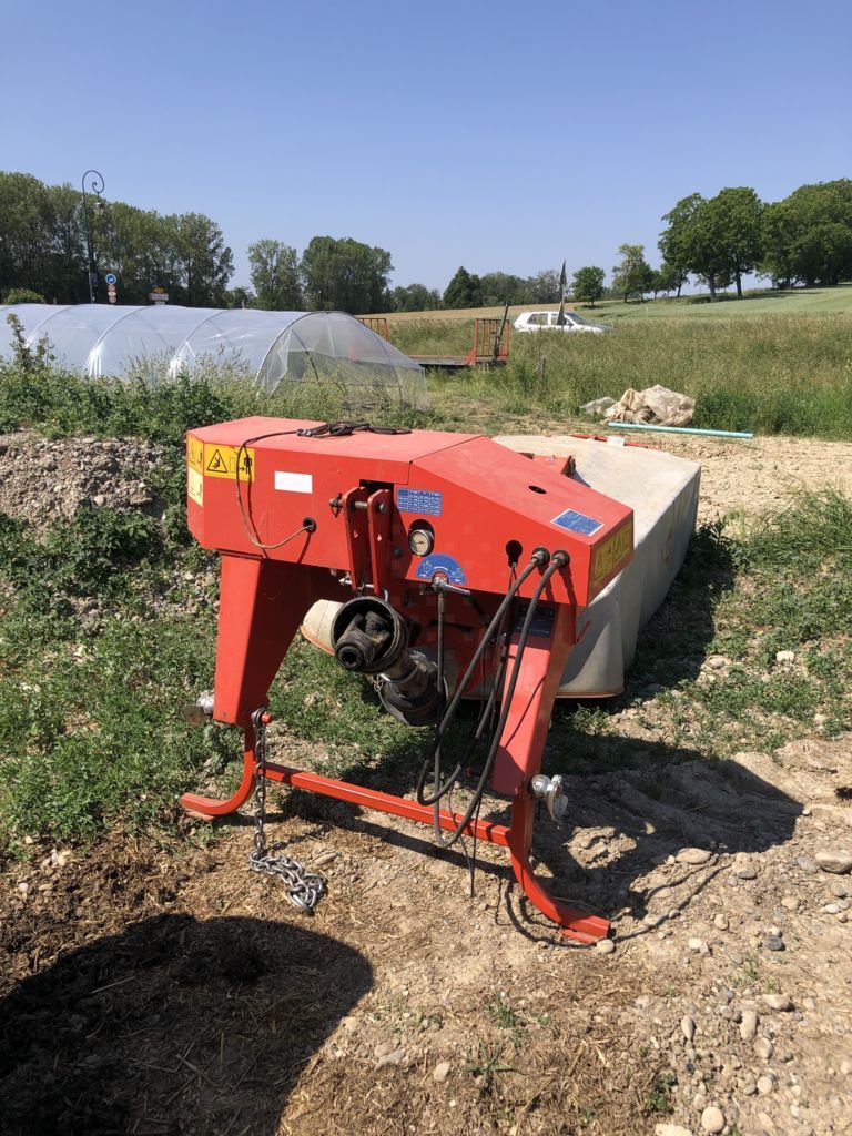 E-FARM: Kuhn gmd 3110 ff - Mejemaskine - id L7WNVFT - 6.200 € - Produktionsår: 2015 - Frankrig