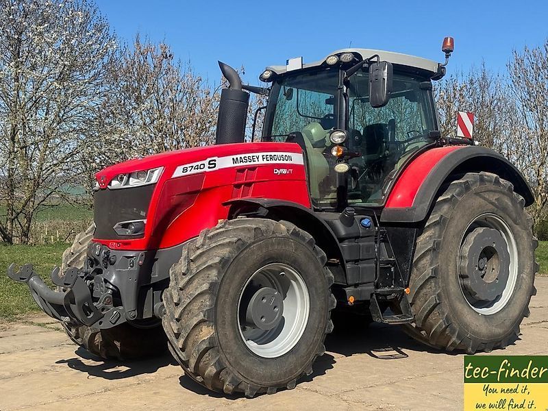 Massey Ferguson 8740 S Tractor €89,900