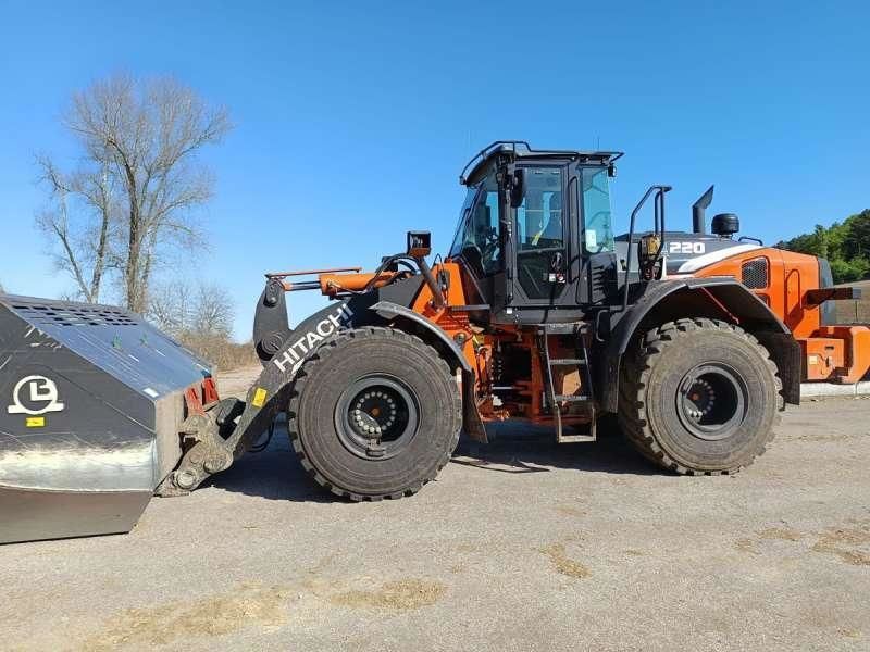E-FARM: Hitachi zw220-7 - Cargador de ruedas - id 5EWKNNB - 266.900 € - Año: 2024 - Horas: 863,Francia