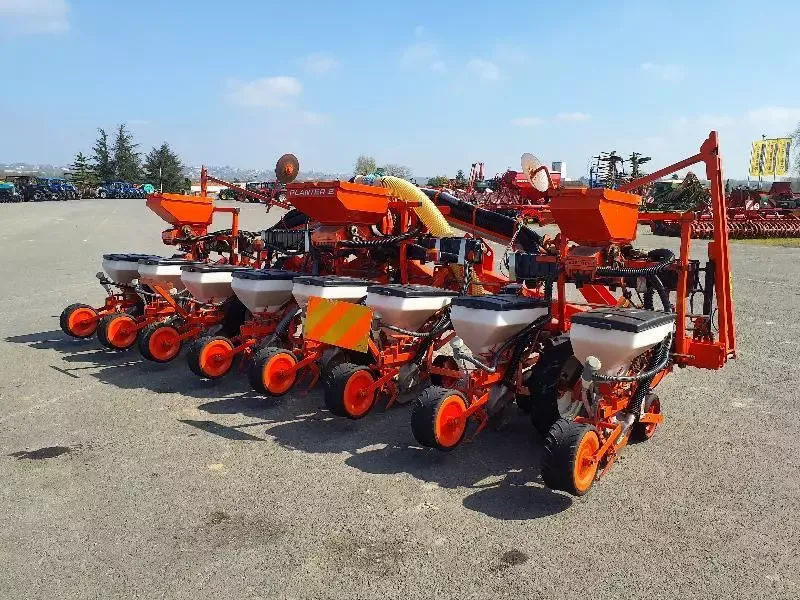E-FARM: Kuhn pl2-8rgs-repl - Precision drill - id PJBVRBQ - €5,000 - Year of construction: 1998 - France