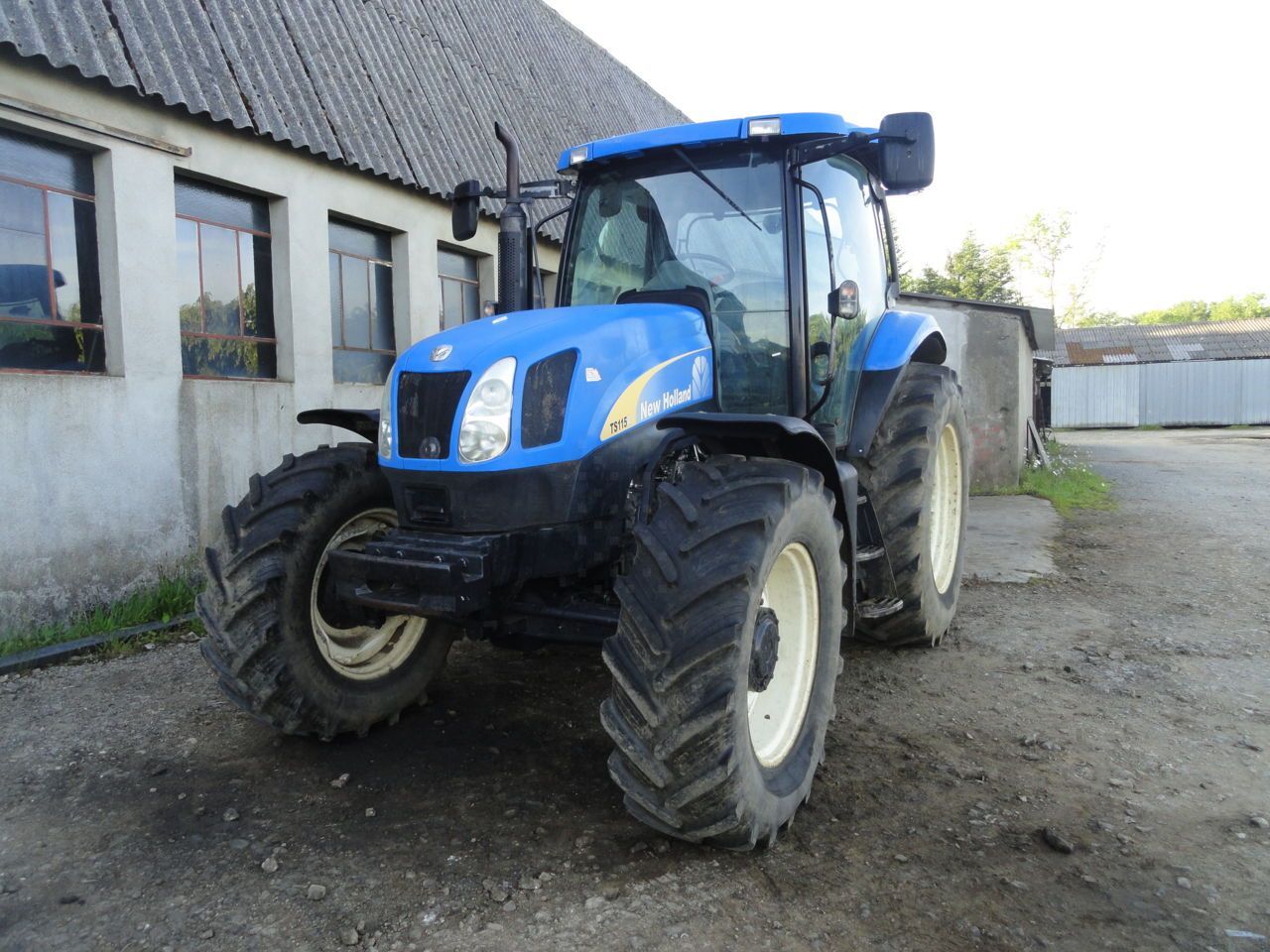 New Holland TS 115 A Trattore
