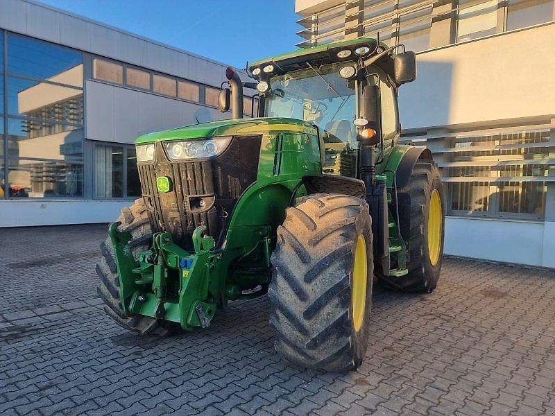 E-FARM: John Deere 7230 R - Tractor - id 5Z6IWSJ - 74.900 € - Año: 2011 - Horas: 5506,Potencia del motor: 230,Alemania