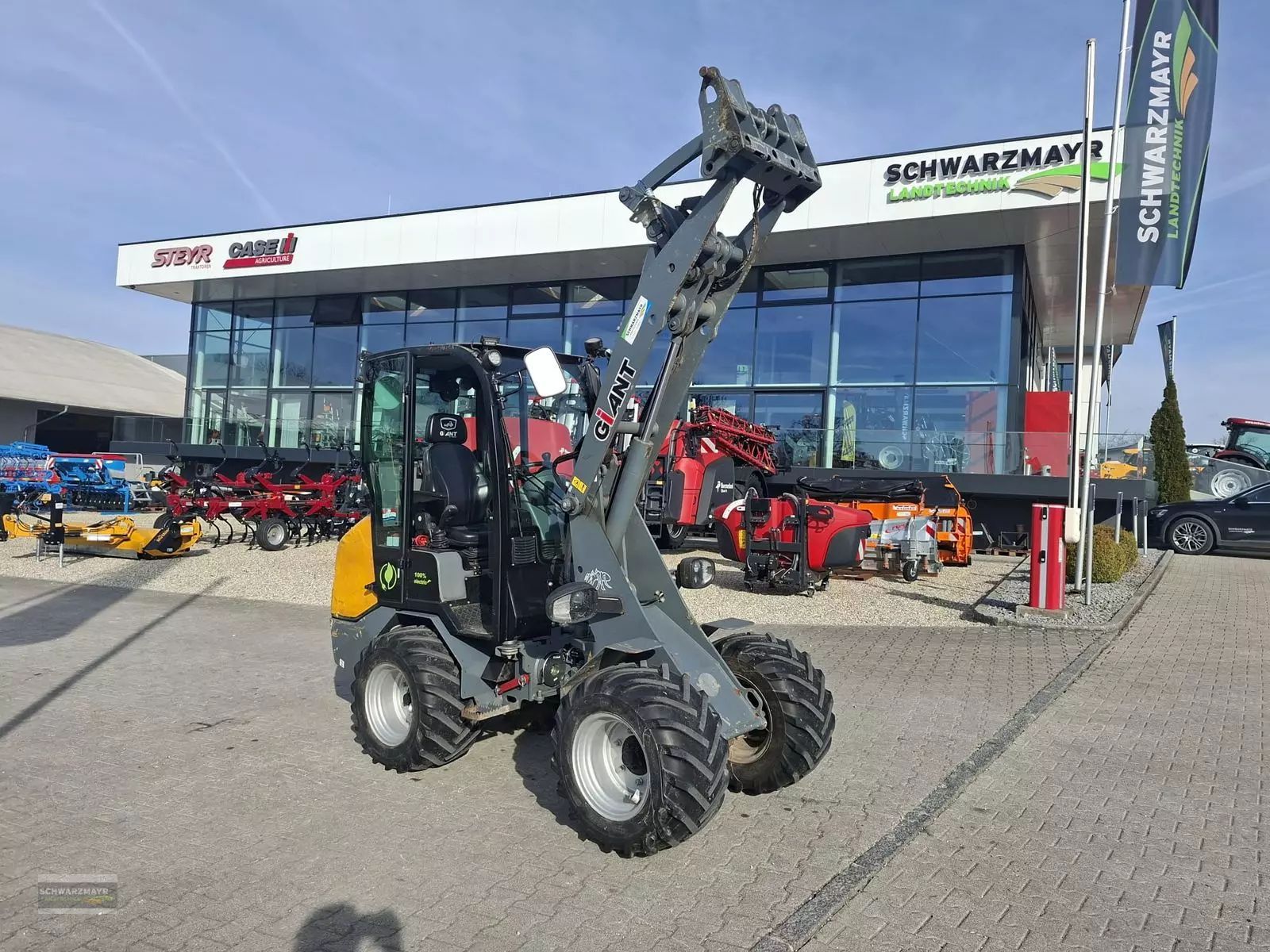 Giant g 2200 e Teleskopowa ładowarka kołowa