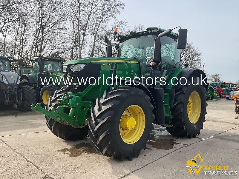 John Deere 6250 R Tractor 83.302 €