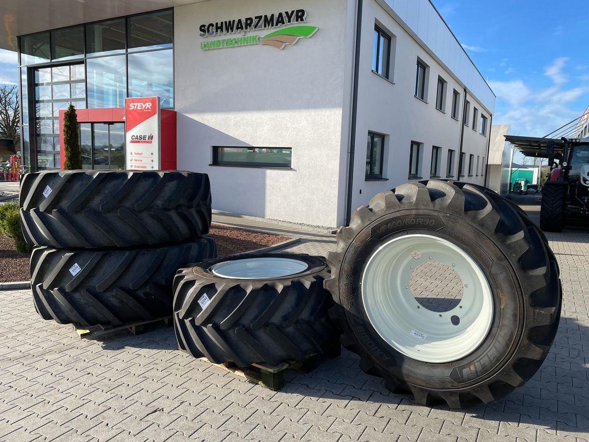 E-FARM: MICHELIN 710/60r42+600/60r30 - Wheel and track - id WYNXF8X - Austria