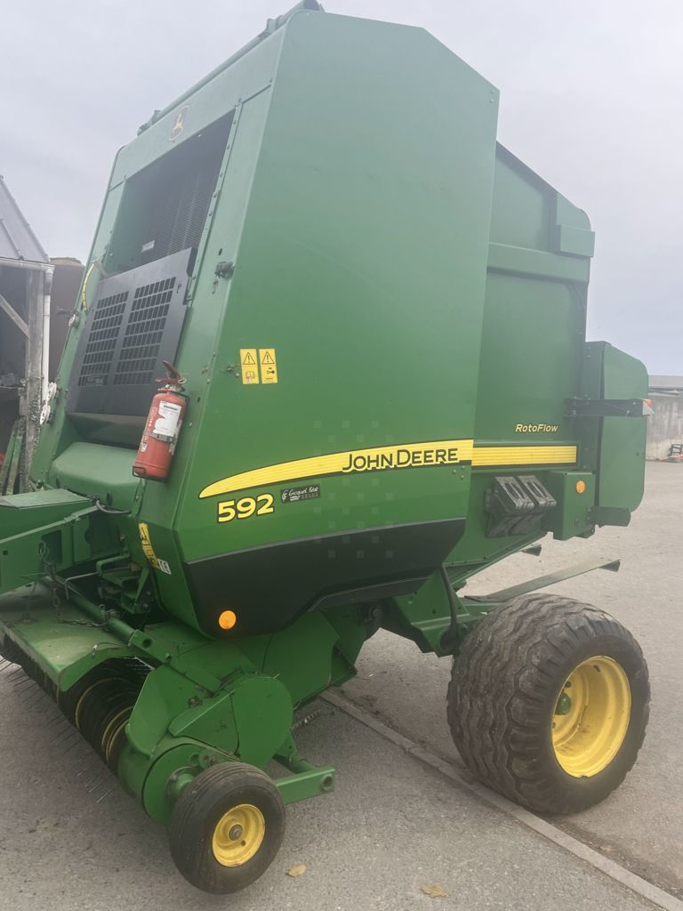 John Deere 592 Presă de balotat 10.500 EUR