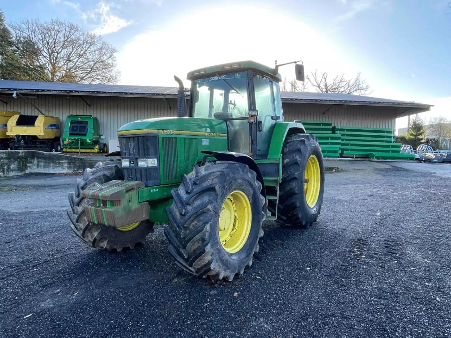 E-FARM: John Deere 7700 - Tracteur - id EZ4HZJ7 - 35 000 € - Année: 1994 - Lecture du nombre d'heure: 6 630,Puissance du moteur (chevaux): 150,France