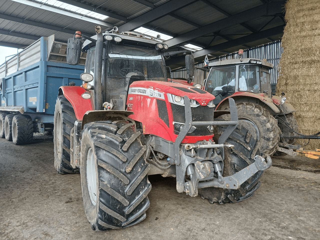 E-FARM: Massey Ferguson 7719S - Tractor - id NVSBRXU - €106,000 - Year of construction: 2021 - Engine hours: 3,000,Engine power (HP): 190,France