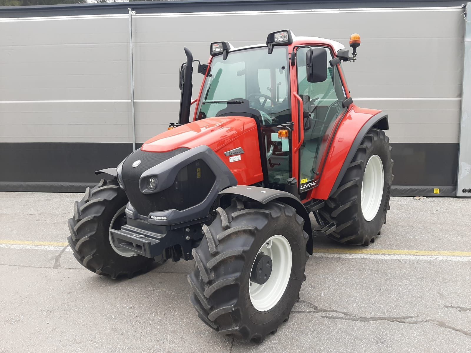 Lindner Lintrac 75 LS Tractor 59.900 €