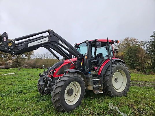 Valtra G115 HiTech Tractor €95,000