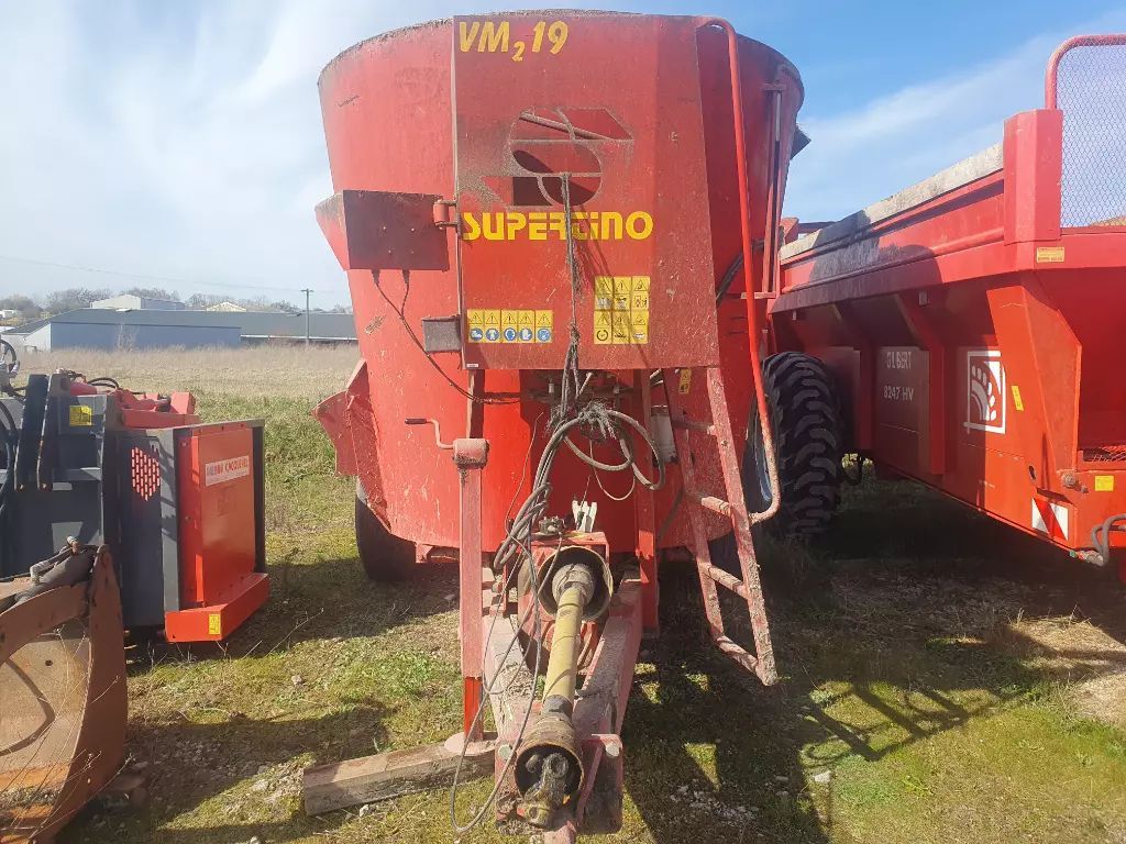 E-FARM: Supertino vm2 19 - Mixer feeder - id PDZVPRY - Year of construction: 2005 - France