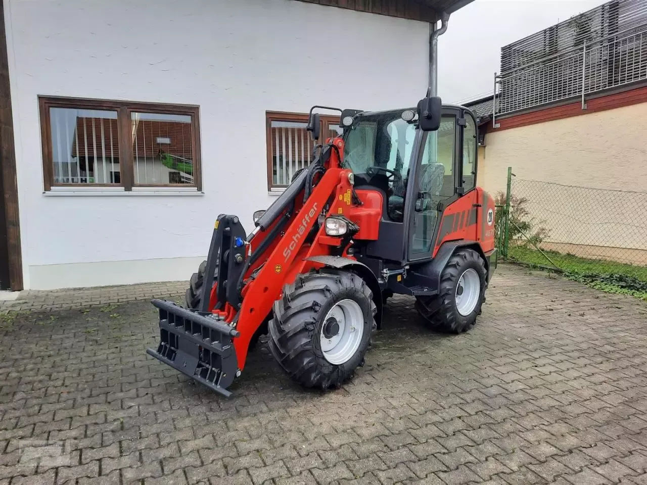 E-FARM: Schäffer 4670 - šarnyrinis krautuvas - id KKTDT5S - Gamybos metai: 2023 - Variklio galia (AG): 67,Vokietija