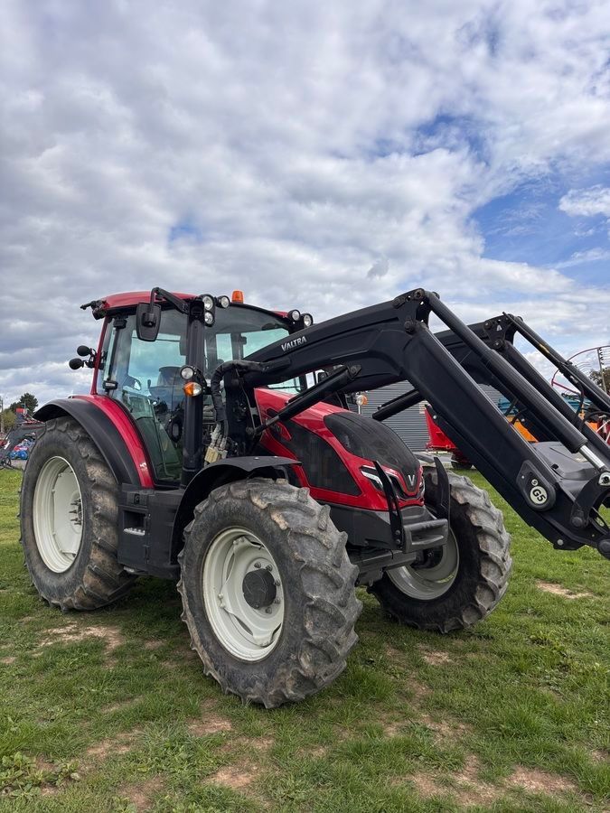 E-FARM: Valtra G125EA - Traktor - id 97UWZJ5 - 68.000 € - Baujahr: 2021 - Abgelesene Motorstunden: 2.906,Motorleistung (PS): 125,Frankreich