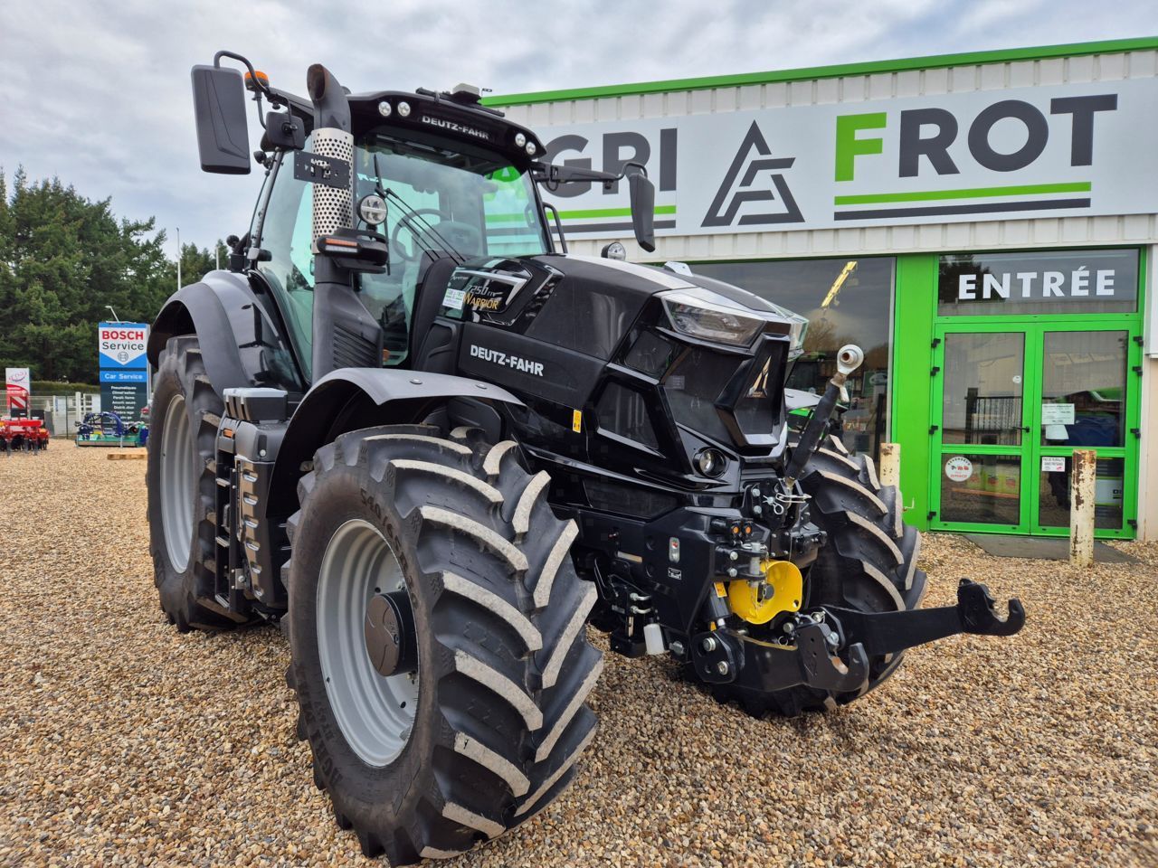 E-FARM: Deutz-Fahr 7250 TTV Warrior - Tractor - id 3TBEPUD - 145.000 € - Año: 2023 - Horas: 999,Potencia del motor: 250,Francia