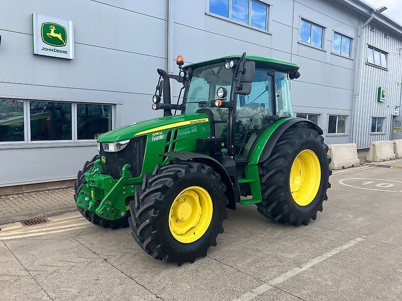 E-FARM: John Deere 5115M - Traktor - id QXAAFHT - 65.873 € - Baujahr: 2022 - Abgelesene Motorstunden: 295,Motorleistung (PS): 115,Vereinigtes Königreich